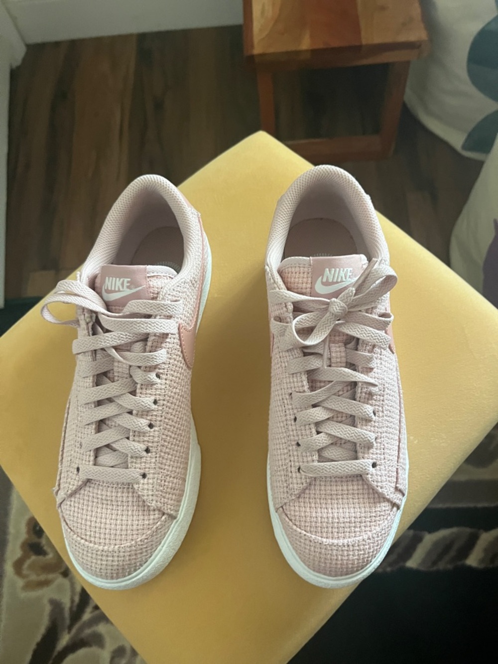 Nike Women's Light Pink Knit Low-Top Sneakers Size US 8